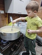 Волонтеры порадовали участников СВО домашними угощениями