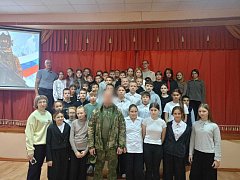 Участник СВО встретился с учащимися школы п.Горный и рассказал о своей службе