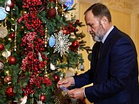 Полномочный представитель Президента Российской Федерации Игорь Комаров принял участи в акции «Елка желаний-2025»