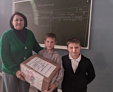 Учащиеся школы поселка Петровский приняли участие в акции «Письмо и посылка солдату»