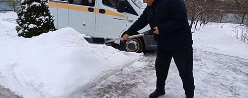 Территории лечебных и социозащитных учреждений оперативно расчищаются от снега
