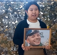 Краснопартизанцы повторили знаменитую улыбку Юрия Гагарина