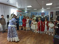 Новогодняя ёлка «Под снежным серебром» порадовала юных жителей села Беленка