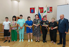 Вручены памятные знаки семьям погибших участников СВО
