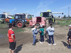 Ребята побывали в гостях у механизаторов