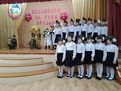 В школе п.Горный прошел большой фестиваль "Возьмемся за руки, друзья!"