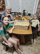 Волонтеры порадовали участников СВО домашними угощениями