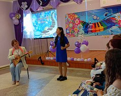 В ДШИ простились с выпускницами