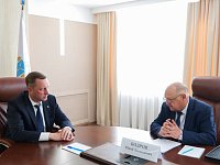 Губернатор Р.В. Бусаргин провел встречу с главой Краснопартизанского района Юрием Бодровым.