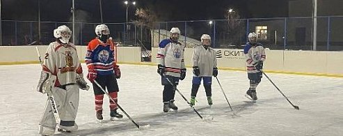 Продолжается подготовка к зимнему периоду площадок в рамках проекта «Дворовый тренер». 