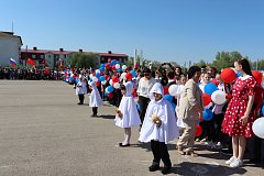 МЫ ПАМЯТЬ ПРОНЕСЕМ СКВОЗЬ ГОДЫ...