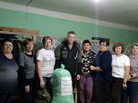 Укрыть от пуль своей заботой: как обычные женщины-волонтеры плетут маскировочные сети для защиты солдат