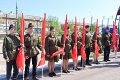 МЫ ПАМЯТЬ ПРОНЕСЕМ СКВОЗЬ ГОДЫ...