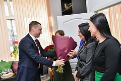 Губернатор поздравил с Международным женским днем женщин-волонтеров