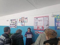 Библиотекарь Раздольненской сельской библиотеки провела беседу "Российское общество делает выбор"