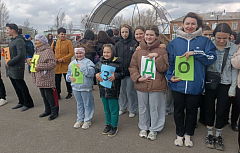 Жители  поселка Горный сделали 10 тысяч шагов к здоровью 