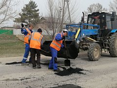 В Горном стартовал ямочный ремонт дорог