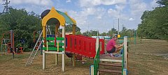 В п.Петровский детская площадка заиграла новыми красками! 