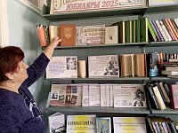Работники центральной библиотеки п.Горный продолжают знакомить читателей с юбилярами месяца