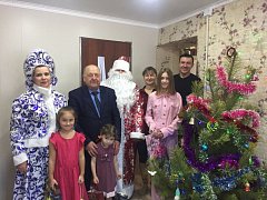 Елка желаний исполняет желания