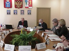 На заседании депутатов рассмотрено семь вопросов. Решения приняты единогласно.