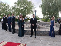Выпускной бал! Пришла пора прощаться  с детством