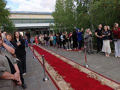 Выпускной бал! Пришла пора прощаться  с детством