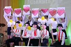 В РДК прошёл концерт в честь женщин Краснопартизанского района