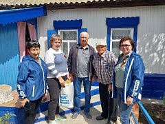 В преддверии Дня Победы поздравили ветеранов и поблагодарили их за мир