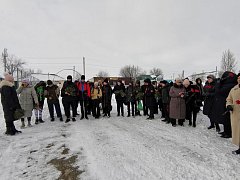 В преддверии Дня защитника Отечества краснопартизанцы возложили цветы к Обелиску воинам-землякам