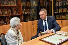 Роман Бусаргин поздравил Ольгу Сиротинину с юбилеем 