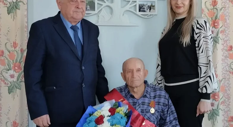 98 - летнему участнику Великой Отечественной войны присвоено звание "Почетный гражданин Краснопартизанского района"