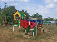 В п.Петровский детская площадка заиграла новыми красками!