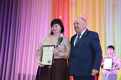 Свет добра и мудрости: в Районном доме культуры чествовали педагогов
