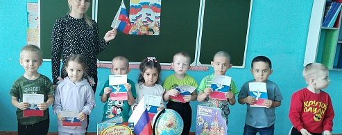 В "Родничке" прошло мероприятие ко Дню России