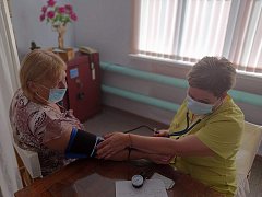 С заботой о людях возраста  65 и старше