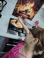 Волонтеры порадовали участников СВО домашними угощениями