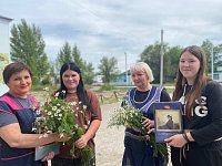 Семьи района в преддверии Дня семьи, любви и верности получили подарки от волонтерской группы «За наших!»